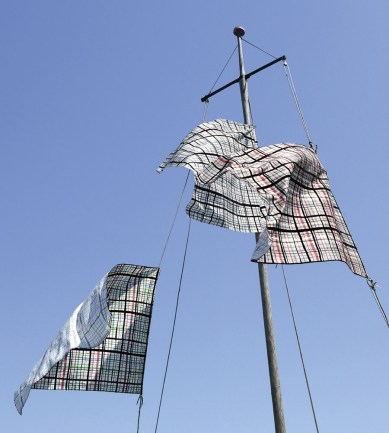 Jean Paul Gaultier Fusain Rouge textil - Paisley Home