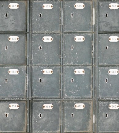 MINDTHEGAP Locker Room design tapéta - Paisley Home